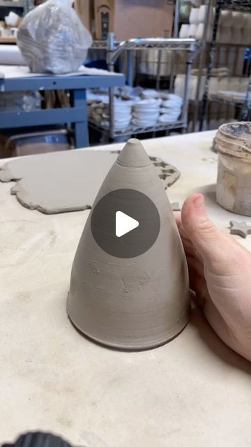 Making Clay Sculptures, Cute Christmas Ceramic Ideas, Pottery Ideas For Christmas, Pottery Christmas Trees Ideas, Ceramic Christmas Trees Diy, Earthenware Pottery Ideas, Ceramics Projects Christmas, Ceramics Ideas Pottery Christmas, Pottery Candlestick Holders