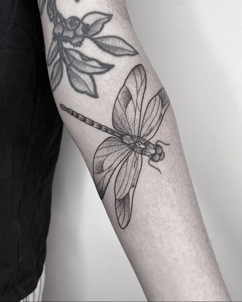 Traditional Style Dragonfly Tattoo, Black And Grey Dragonfly Tattoo, Dragonfly Tattoo Traditional, Tattoo Dragonfly, Traditional Black Tattoo, Left Arm Tattoos, Engraving Tattoo, Dragonfly Tattoo Design, Torso Tattoos