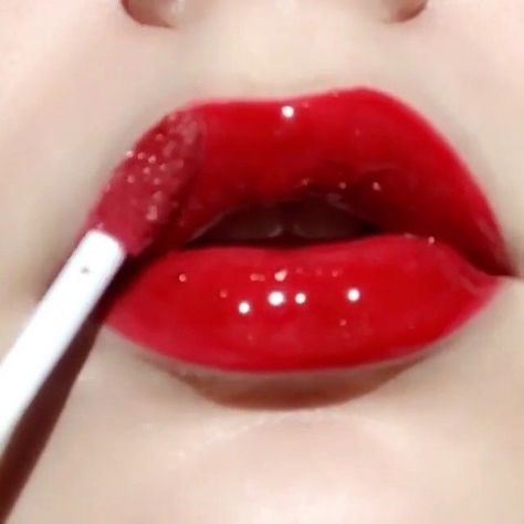 Lips Aesthetic, Makeup Board, Gloss Labial, Cherry Cola, Kesha, Beautiful Lips, Lip Art, Glossy Lips, Lipstick Makeup