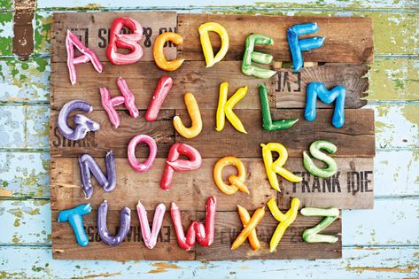 How To Make Meringue Alphabet Letters Meringue Girls, Kids Birthday Cake Ideas, Abc Baby Shower, How To Make Meringue, Dessert Decor, Kids Birthday Cake, Meringue Kisses, Cake Style, Tinted Glasses