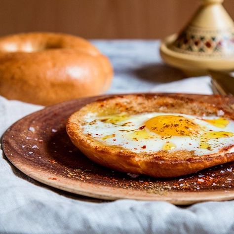 Bagel Recipes, Savoury Breakfast, Good Morning Breakfast, Lauren Daigle, Bagel Recipe, Egg Breakfast, Savory Breakfast, Morning Breakfast, Morning Food