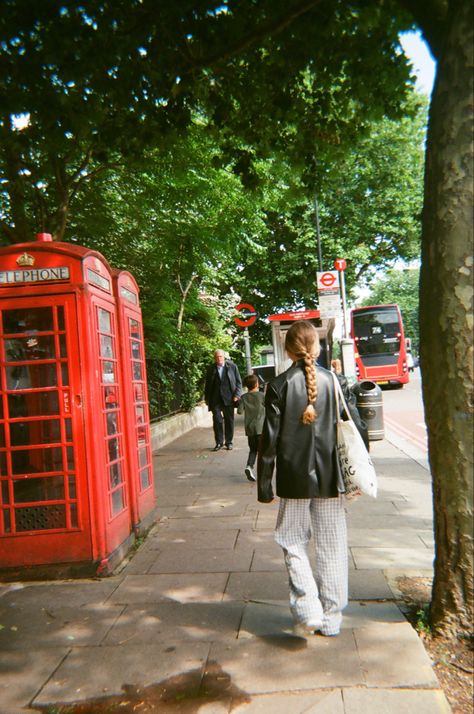 London Pictures Aesthetic, London Living Aesthetic, London Aesthetic Photos, London On Film, Summer In London Aesthetic, London Travel Aesthetic, London Inspo Pics, Aesthetic London Pictures, London Lifestyle Aesthetic