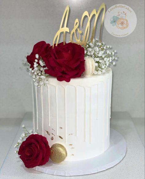 White Cake With Red Roses Single Tier, White Cake With Red Flowers, Red Rose Cake Design, White Cake With Red Roses, Aniversary Cakes Designs, Ruby Wedding Anniversary Cake, Red And White Cake, 40th Anniversary Cake, 40th Wedding Anniversary Cake