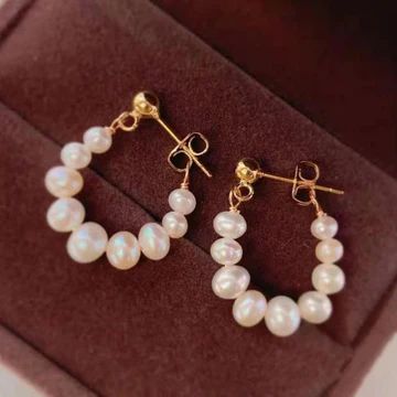 Pearl Earrings Designs Handmade, Diy Earrings Studs, Pearl Earrings Designs, Real Pearl Earrings, Mirror Jewelry, Simple Hoop Earrings, Freshwater Pearl Earrings, Jewelry Mirror, Earrings Design