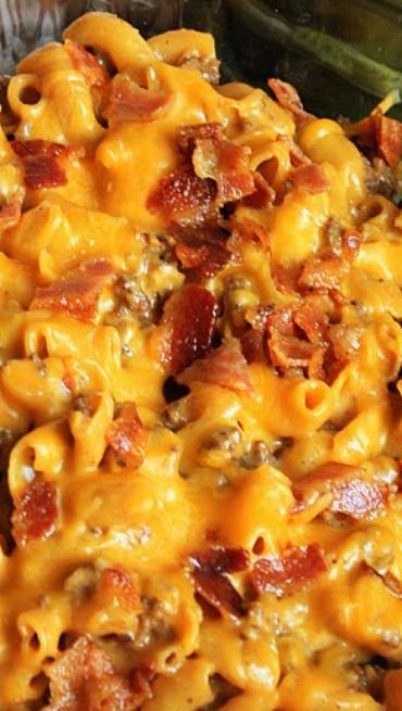 Bacon Cheeseburger Macaroni & Cheese Cheeseburger Mac And Cheese, Cheeseburger Mac, Cheeseburger Macaroni, Macaroni Recipe, Bacon Cheeseburger Casserole, Bbq Side Dishes, Easy Bacon, Cheeseburger Casserole, Bacon Cheeseburger