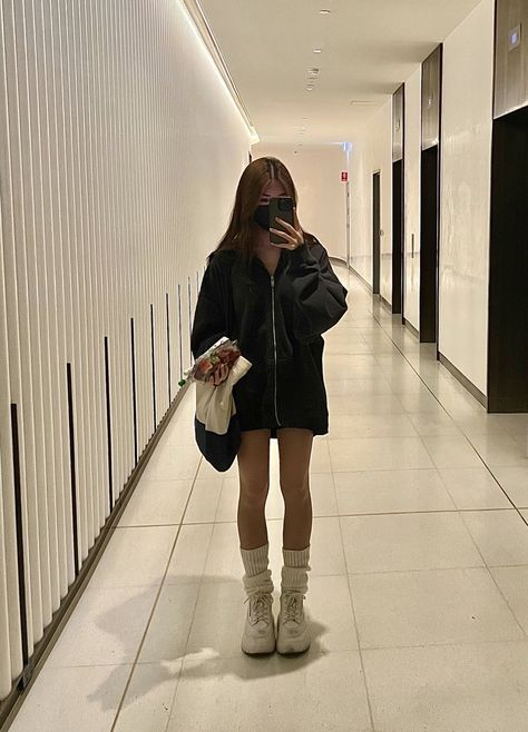 Oversized Hoodie And Shorts Outfit, Hoodie Shorts Outfit, Hoodie And Shorts Outfit, Oversized Hoodie Outfit, Hoodie Shorts, Oversized Hoodies, Pretty Angel, Shorts Outfit, Hoodie Outfit