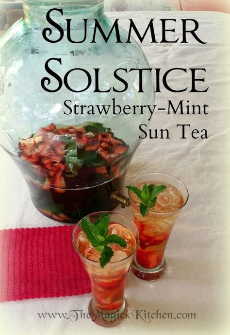 Mint Sun Tea, Sun Tea Recipe, Sun Tea Recipes, Summer Solstice Party, Pagan Lifestyle, Cottagecore Recipes, Solstice Party, Kitchen Witch Recipes, Solstice Celebration