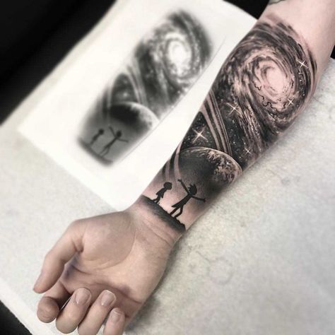 Fernweh Tattoo, Tattoo Avant Bras, Galaxy Tattoo Sleeve, Space Tattoo Sleeve, Rick And Morty Tattoo, Realistisches Tattoo, Sky Tattoos, Tattoo Wallpaper, Ufo Tattoo