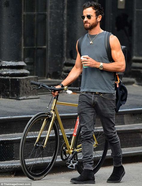 Urban Fashion Girls, Urban Fashion Photography, Urban Wear Women, Street Style 2018, Justin Theroux, Dress Up Jeans, Celebrities Fashion, Classy Shoes, Hipster Mens Fashion