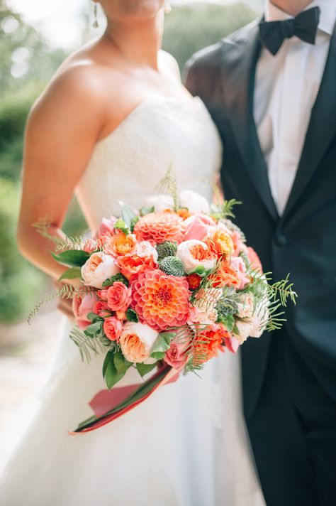 Peach Bouquet, Dahlia Bouquet, Coral Wedding, Wedding Dress Pictures, Pink Bouquet, Wedding Officiant, Deco Floral, Wedding Bridal Bouquets, Bouquet Of Flowers