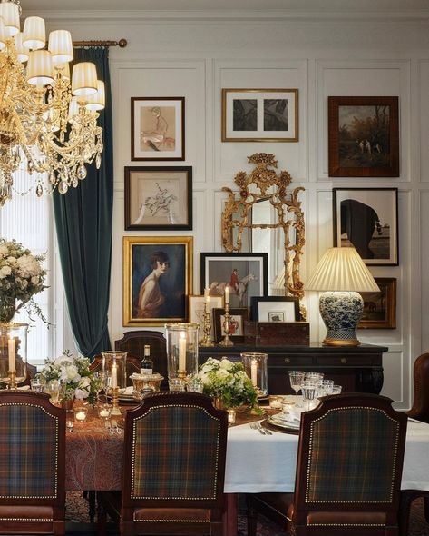 Ralph Lauren Interiors, Cottage Farmhouse Decor, Maximalist Home, Dining Room Inspiration, Classic Interior, Ralph Lauren Home, Dream Home Design, Dining Room Decor, Home Living Room