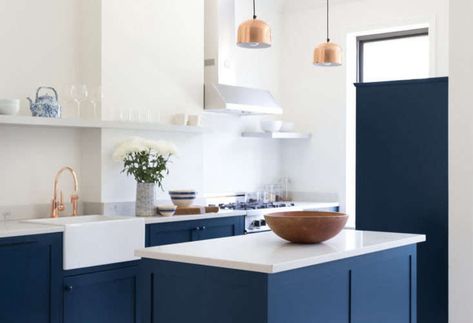 In Praise of Ikea: 20 Ikea Kitchens from the Remodelista Archives - Remodelista Ikea Deco, Small Kitchen Island Ideas, Kitchen Hood Design, Kitchen Cabinet Trends, Hague Blue, Small Kitchen Island, White Kitchen Island, Bright Kitchens, White Kitchen Design