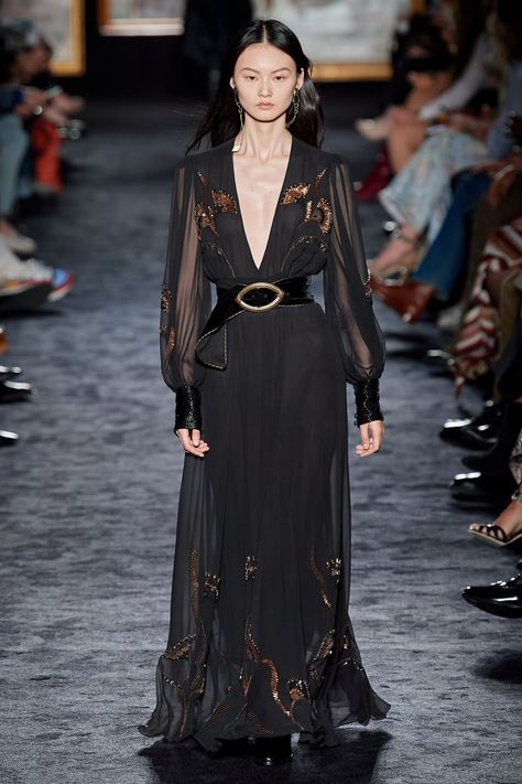 Etro Runway, فستان سهرة, Fashion Show Collection, Looks Vintage, Women's Summer Fashion, Luxury Outfits, Milan Fashion Week, Gorgeous Dresses, Runway Fashion