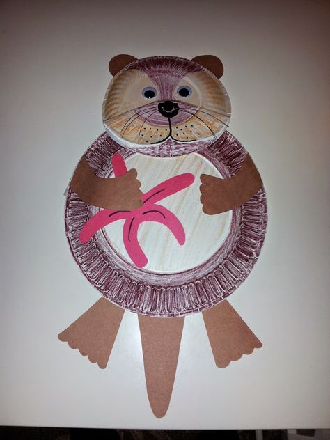 Craft idea from Danielle of Danielle's Place      Sea Otter art project made by M.U.     Materials :      ·         One big paper plate   ... Sea Otter Craft, Diy Otter, Otter Party, Sea Otter Art, Otter Birthday, Otter Art, Sea Crafts, Ocean Crafts, Paper Plate Crafts