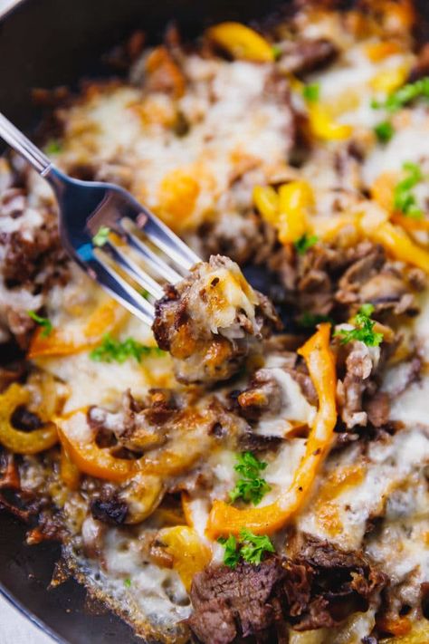 Low Carb Philly Cheesesteak Skillet - quick and easy to make, delicious and filling made with either roast beef or prime rib leftovers. Philly Cheesesteak Skillet, Cheesesteak Skillet, Leftover Roast Beef Recipes, Leftover Steak Recipes, Leftover Roast Beef, Leftover Steak, Leftover Beef, Low Carb Low Fat Recipes, Boiled Egg Diet Plan