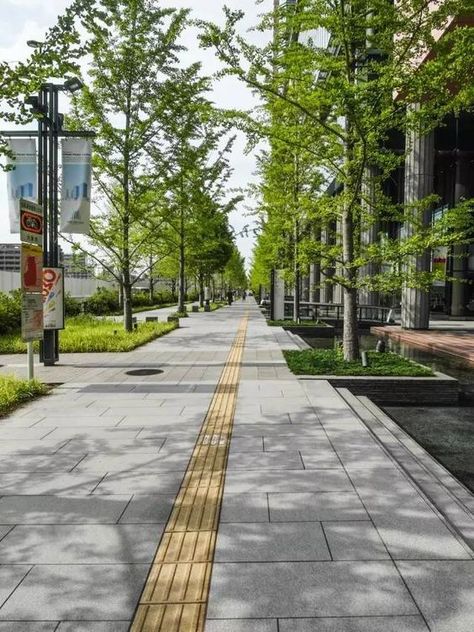 Sidewalk Design, Street Landscape, Streetscape Design, Pavement Design, Landscape And Urbanism Architecture, Walkable City, Paving Design, New Urbanism, Urban Landscape Design