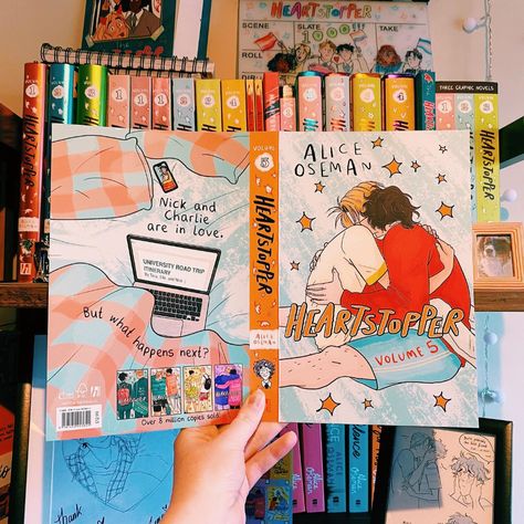 Alice Oseman (@aliceoseman) • Instagram photos and videos Solitaire Alice Oseman, Heartstopper Books, Heartstopper Series, Ya Fiction Books, Heartstopper Comics, Alice Oseman, Blue Cookies, Alice Book, Book To Read