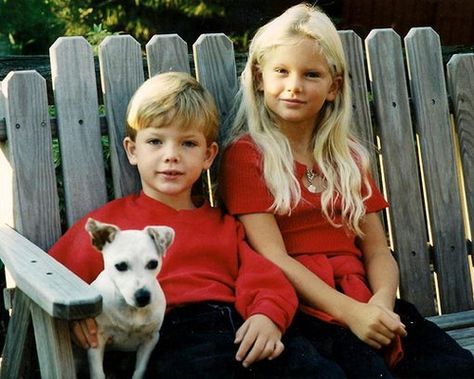 taylor swift family | taylor swift family | Flickr - Photo Sharing! Taylor Swift Family, Taylor Swift Brother, Taylor Swift Childhood, Young Taylor Swift, Taylor Swift Fotos, Childhood Images, Baby Taylor, Swift Facts, Estilo Taylor Swift