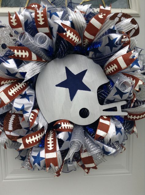 Dallas Cowboys Wreath, Dallas Cowboys Christmas, Football Wreaths, Cowboys Wreath, Football Wreath, Deco Wreaths, Wreaths Ideas, Cowboy Christmas, Bouquet Ideas