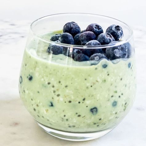 Matcha Overnight Oats Recipe - Matcha Oishii Green Tea Overnight Oats, Overnight Oats With Matcha, Overnight Matcha Oats, Healthiest Overnight Oats, Matcha Overnight Oats, Healthiest Breakfast, Vanilla Overnight Oats, Night Oats, Overnight Oats With Yogurt