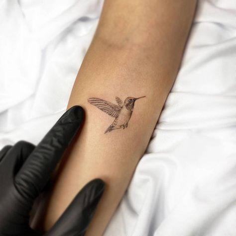 Female Tattoo Ideas, Tattoo Ideas With Meaning, Sisters Tattoo, Single Needle Tattoo, Best Tattoos For Women, Inspiration Tattoos, Hummingbird Tattoo, Dainty Tattoos, Tattoo Life