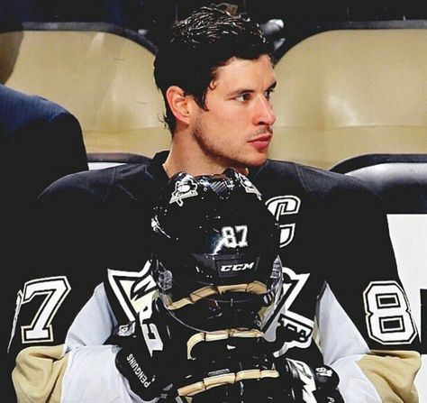 ♡ Sydney Crosby, Hot Hockey Players, Pittsburgh Sports, Pittsburgh Penguins Hockey, Penguins Hockey, Sidney Crosby, Last Game, Hockey Goalie, Nhl Players