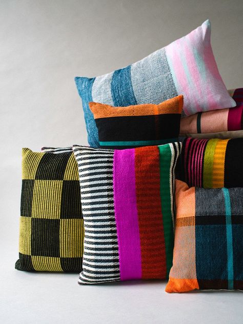 Sarah Wertzberger Melds Handweaving, Industrial Processes, and Painting in Her Textiles - Metropolis Sarah Wertzberger, Quilted Cushion, Island School, Swedish Rug, Modern Cushions, Hand Woven Blanket, Museum Store, Wood Block Printing, Colourful Cushions