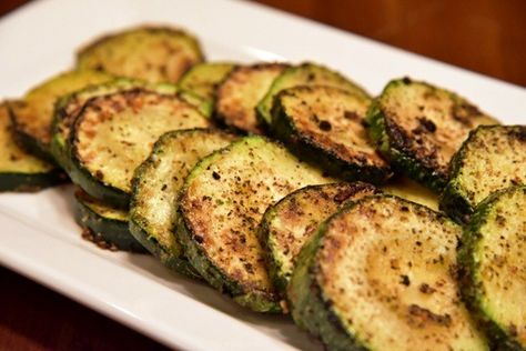 Pan Fried Zucchini, Grilled Zucchini Recipes, Healthy Summer Snacks, Toddler Foods, Fried Zucchini, How To Cook Zucchini, Chocolate Zucchini Bread, Parmesan Zucchini, Garden Vegetables