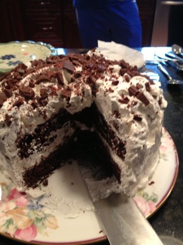 Hershey Bar cake... my sister gave me this recipe originally and it is one of my absolute FAVORITE cake recipes! Super easy and DELICIOUS! The icing makes it :) Hershey Bar Cake, Hershey Bar Cakes, Lasagna Dinner, Candy Bar Cake, College Boy, Bar Cake, Heath Bars, Hershey Bar, Yummy Sweets