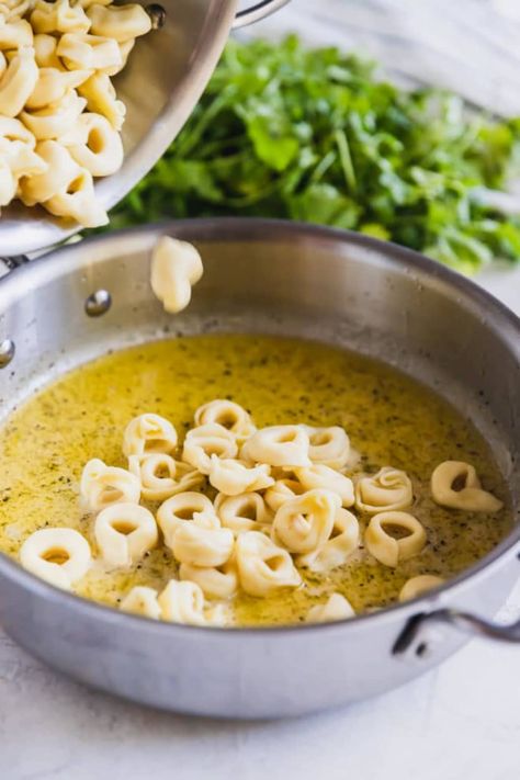 Cheese Tortellini in Garlic Sauce - Culinary Hill | Kitchn Sauce For Tortellini, Pasta And Sauce, Cheese Dinner, Tortellini Recipes, Hot Appetizers, Fast Dinner Recipes, Garlic Butter Sauce, Cheese Tortellini, Butter Cheese