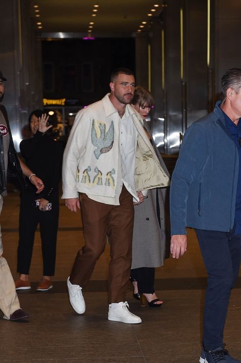 Travis Kelce Inspired Outfit, Travis Kelce Fashion, Travis Kelce Outfits, Travis Kelce Style, Travis Taylor, Tall Men Fashion, Male Style, Tall Men, Travis Kelce