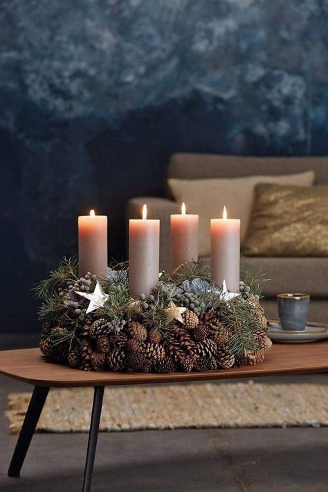 Advent Wreath Diy, Advent Decorations, Christmas Advent Wreath, Advent Candles, Advent Wreath, Natural Christmas, Christmas Inspo, Xmas Wreaths, Christmas Floral