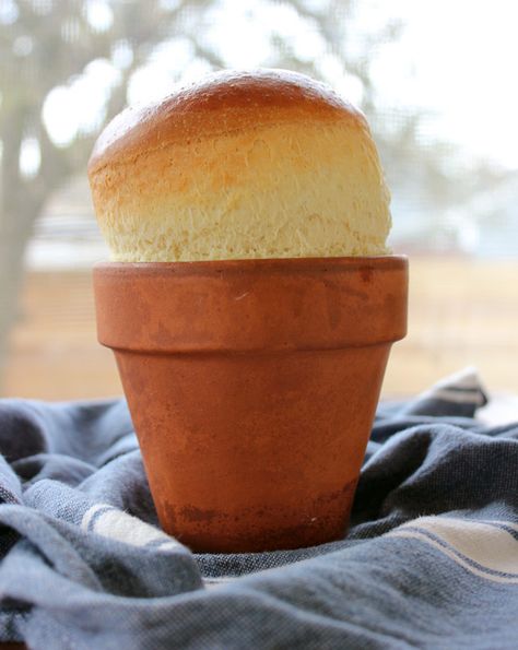 Flower Pot Bread, Clay Pot Cooking Recipes, Bread Brioche, Pot Bread, Brioche Rolls, Instant Potatoes, Strawberry Bread, Artisan Bread Recipes, Clay Oven