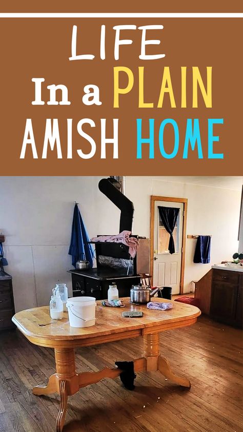 11 Photos from an Amish Home in South Dakota. Traces of flour and what looks like milk or cream in jars suggest someone was doing some baking or food prep. Look take a closer look. How To Live Like The Amish, Mennonite Lifestyle, Amish Decor, Pioneer Lifestyle, Amish Traditions, Amish Market, Amish Home, Amish Living, Mennonite Recipes