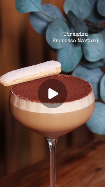 Tiramisu Espresso, New Year Cocktail, Homemade Cream Cheese Recipe, Baileys Tiramisu, Fun Beverages, Breakfast Brunch Party, Martini Recipes Vodka, Cocktail Garnishes, Tiki Cocktail