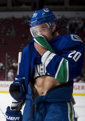 What hockey players look like under all that gear. HOT,thats why they play on ice.Chris Higgins: Vancouver Canucks Nathaniel Archibald, Chef Kiss, Hockey Gear, Hot Hockey Players, Hockey Baby, Killer Abs, Men Aesthetic, Hockey Stuff, Ice Hockey Players