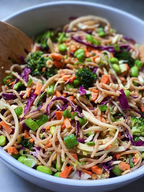 Crunchy Edamame, Crunchy Noodle Salad, Edamame Noodles, Meal Bowls, Edamame Pasta, Noodle Bowls Recipes, Edamame Recipes, Rice Noodle Salad, Edamame Salad