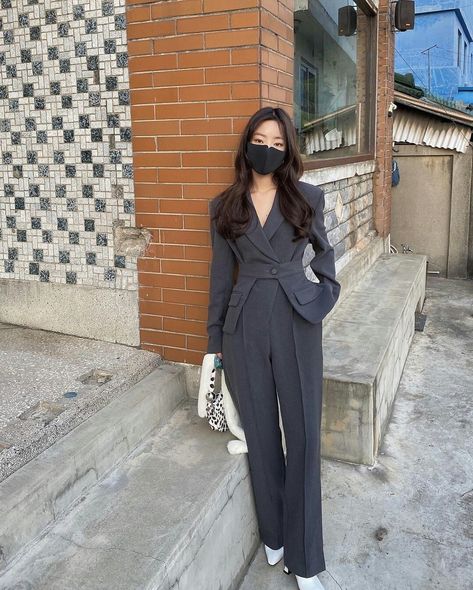 Stylish Office Wear, Business Dress Women, Korean Casual Outfits, Red Carpet Ready, Stylish Office, Woman Suit Fashion, Korean Fashion Dress, Classy Work Outfits, Work Style