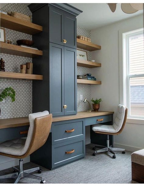 Built In Desk And Shelves, Home Office Built Ins, Office Built Ins, Home Office Cabinets, Small Home Offices, Small Home Office, Craft Room Office, Built In Desk, Home Office Setup