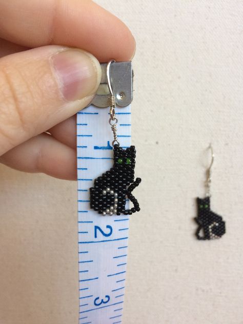 Beaded Cat Earrings, Beaded Cat, Black Cat Earrings, Diy Seed Bead Earrings, Wire Jewelry Making, Cat Bead, Halloween Beads, Brick Stitch Earrings, Earrings Halloween