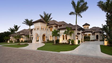 Mediterranean Exterior Design, Boho Glam Home, Mediterranean Homes Exterior, Modern Mediterranean Homes, Mediterranean Exterior, Mediterranean Mansion, Mediterranean Interior, Mediterranean Architecture, Mediterranean Style Homes