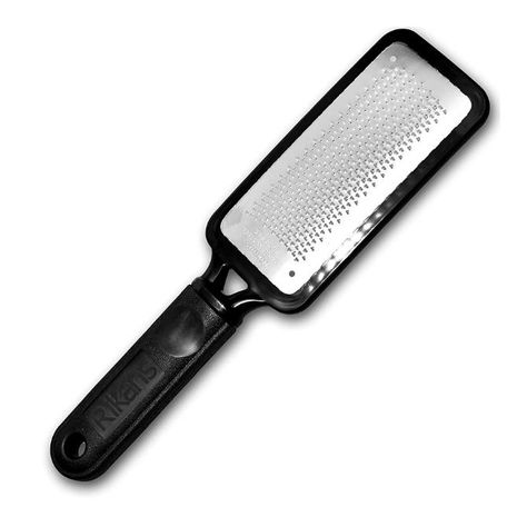 We’re starting off our list with this metal foot scrubber callus remover that has over 8000 ratings and has been tried and tested. This option can be used on both wet or dry feet, giving you a perfect way to get rid of dry, cracked, and calloused heels. Want to find out more? Click through to see our full list of the best footscrubbers. #onlineshopping #skincareproducts #footscrubbers Callous Remover, Foot Scrubber, New York Beauty, Gel Couture, Callus Remover, Callus Removal, Pedicure Tools, Massage Roller, Wet Hair