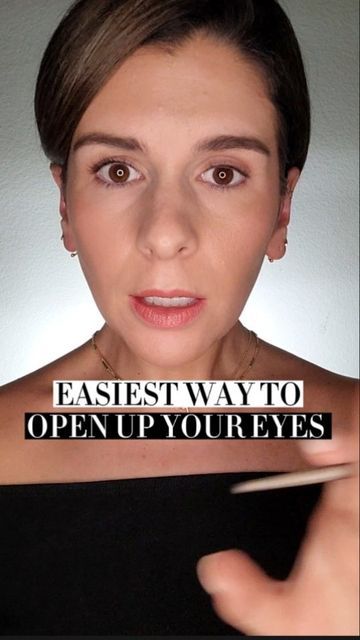 How To Make Your Eyes Look Wider, One Eye Bigger Than The Other, Makeup To Make Your Eyes Look Bigger, Make Eyes Look Bigger Makeup, Make Up To Make Eyes Look Bigger, Natural Eyeshadow For Brown Eyes, Eye Makeup To Make Eyes Look Bigger, Makeup For Small Eyes To Look Bigger, How To Make Eyes Look Bigger