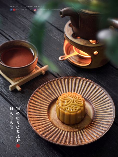 Japanese Food Photography, Asian Food Photography, Mooncake Recipe, Cake Festival, Mooncake Festival, Moon Cakes, Food Art For Kids, Chinese Dessert, Cake Photography