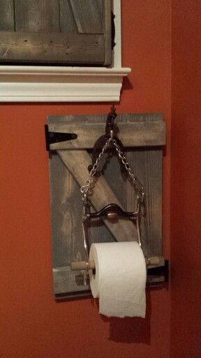 Toilet Paper holder made from horse bit Horse Bathroom, Cowboy Bathroom, Horseshoe Projects, Toilet Paper Dispenser, Horseshoe Decor, Rustic Bathroom Designs, Horseshoe Crafts, Paper Dispenser, Equestrian Decor