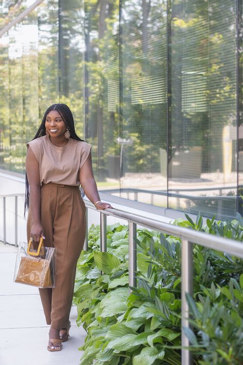 Monochromatic outfit, monochrome outfit, monochromatic summer outfit, monochromatic outfit streetstyle, monochromatic outfit black girl, monochromatic outfit brown Monochromatic Outfit Work, Monochromatic Outfit Black Women, Monochromatic Outfit Black, Brown Monochromatic Outfit, Author Photoshoot, Monochromatic Outfit Aesthetic, Brown Monochrome Outfit, Aunt Photo, Triangle Outfits