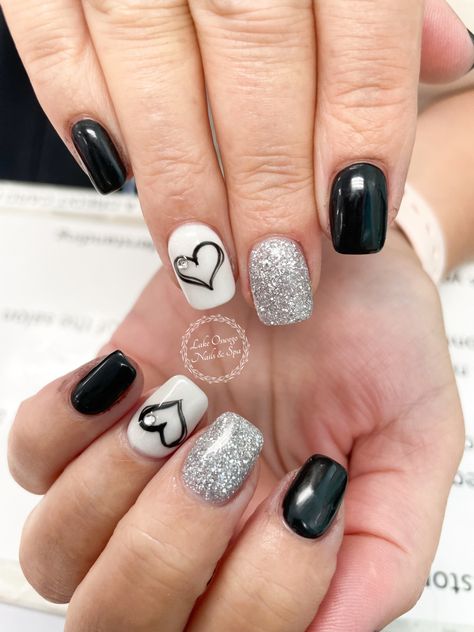 Black Silver White Nail Designs, Black White Grey Silver Wedding, Black White And Silver Nails Coffin, Black White And Sparkle Nails, Black Grey White Nails Ideas, White Silver Black Nails, Black And White Nails With Glitter, Black White And Grey Nail Designs, Black And White Nails Acrylic Short