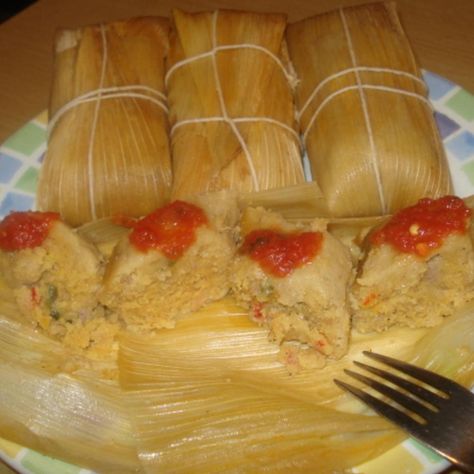 Cuban Tamales Recipe, Cuban Tamales, Corn Tamales, Field Corn, Tamales Recipe, Cuban Dishes, Corn Husks, Tamale Recipe, Cuban Cuisine