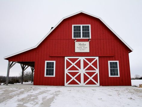 Gambrel Barn House, House Plans Layout, Gambrel House, Gambrel Barn, Cattle Barn, Gambrel Style, Barn Builders, Big Timber, Barn Loft