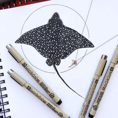 Kohola Kai Creative 🌺 Tracie on Instagram: “Hihimanu is a hawaiian word meaning "magnificent” or �“elegant bird" and is used to refer eagle rays. Quite a fitting name for such graceful…” Spotted Eagle Ray Drawing, Eagle Ray Drawing, Spotted Eagle Ray Tattoo, Eagle Ray Tattoo, Spotted Eagle Ray, Ray Tattoo, Hip Tattoos, Eagle Ray, Diy Abstract Canvas Art